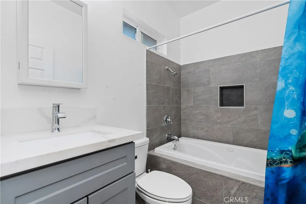 1029 Maine Avenue, Long Beach, California 90813 home-pic-22